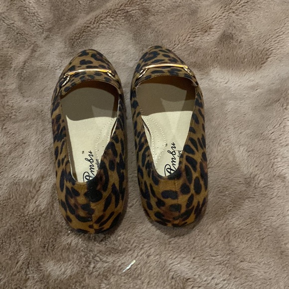Ambers Leopard Flats Size 6.5 - Picture 5 of 6